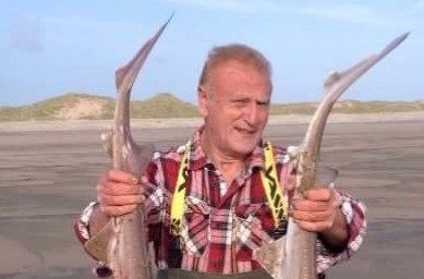 Top angler of the day was Mr Robert Radman himself. 
Not only did he serve tea coffee rolls and refreshments from his camper van the local legend managed to land 8 hounds and lost just as many giving him first place. 
